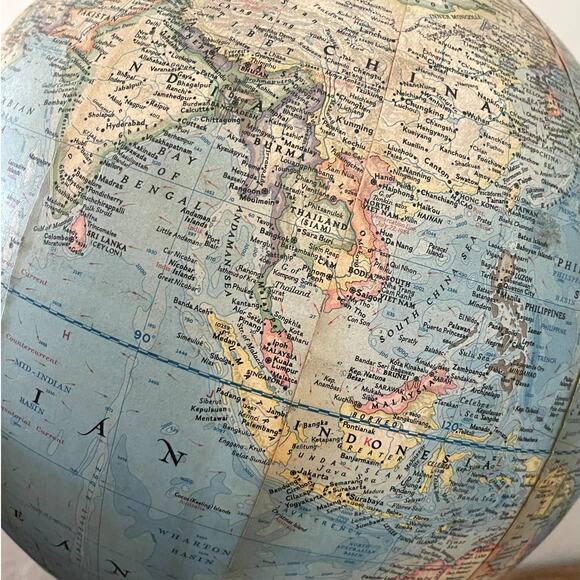 Vintage Globe 12" National Geographic Illuminated 1976 *damaged* - Picture 7 of 15